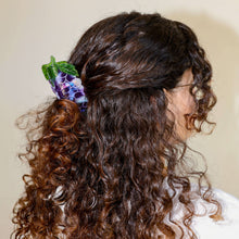 Load image into Gallery viewer, Grapes Hair Claw