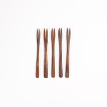 Load image into Gallery viewer, Walnut Wood Olive Pick