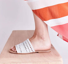 Load image into Gallery viewer, Palm Leather Sandal