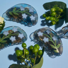 Load image into Gallery viewer, Forget-Me-Not Hair Claw