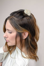 Load image into Gallery viewer, Seashell Hair Claw