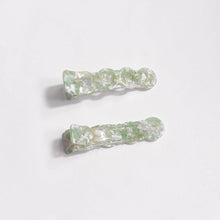 Load image into Gallery viewer, Green Tea Alligator Circle Clip