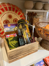 Load image into Gallery viewer, Natural Bug Repellent Spray