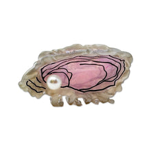 Load image into Gallery viewer, Oyster Hair Claw
