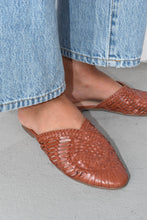 Load image into Gallery viewer, Ari Mule