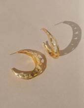 Load image into Gallery viewer, Doon Earrings: Gold Vermeil
