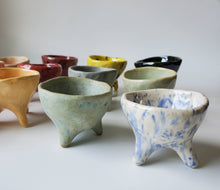 Load image into Gallery viewer, Tripod Incense Dish
