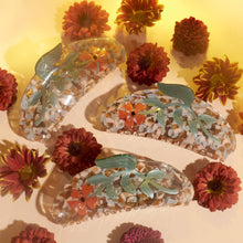 Load image into Gallery viewer, Hesperides Long Claw - Large Orange Flower Hair Clip
