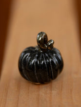 Load image into Gallery viewer, Medium tiny pumpkins (half dollar sized)
