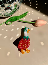 Load image into Gallery viewer, Gooseberry Hair Claw
