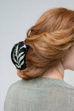 Load image into Gallery viewer, Vervain Deep Claw - Purple Flower Garden Hair Clip
